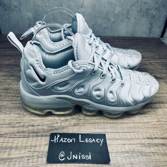 Nike~Men’s~Air VaporMax Plus~Cool Grey 924453-005 Lifestyle Sneakers~Size 7 main image 7